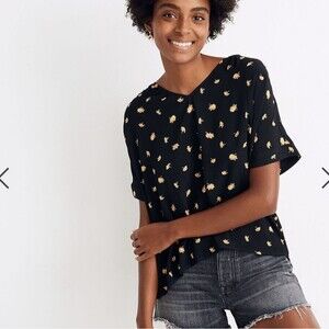 Madewell Drapey V-Neck Button-Back Top in French Daisies